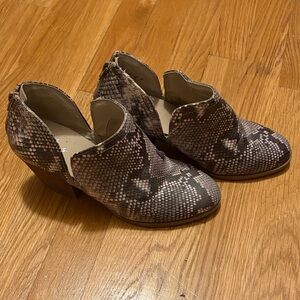 Carlos Santana Snakeskin Patterned Booties